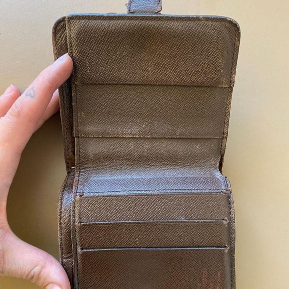 Authentic louis vuitton used wallet - Picture 11 of 16